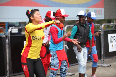 foto de jovenes bailando
